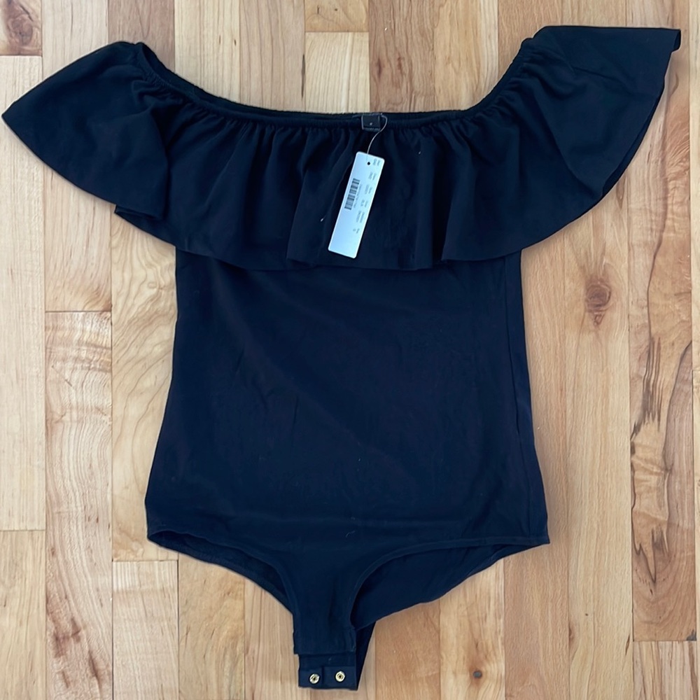 NWT off the shoulder ruffle body suit black